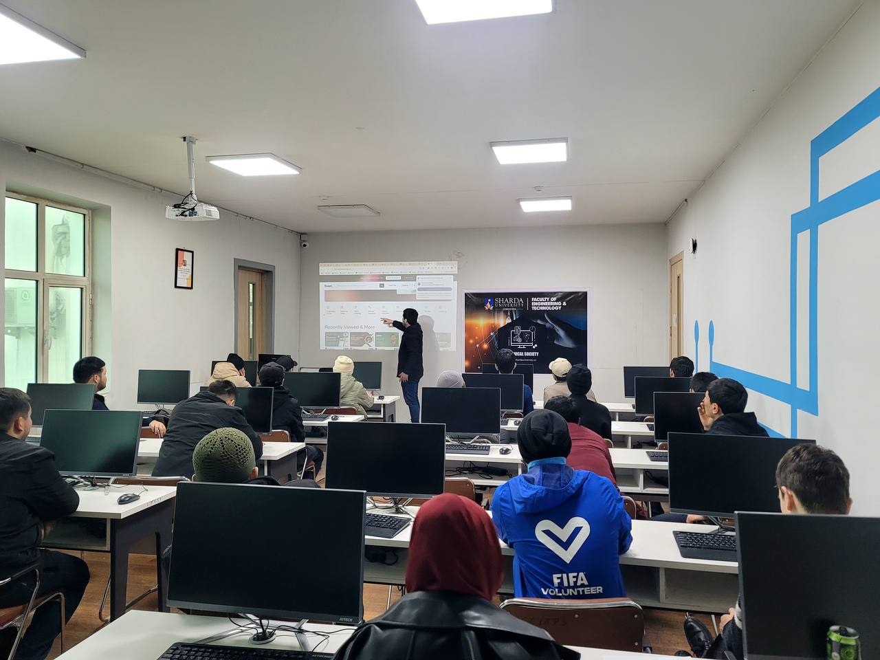 Freelancing 101 Finding Clients & Building a Strong Network